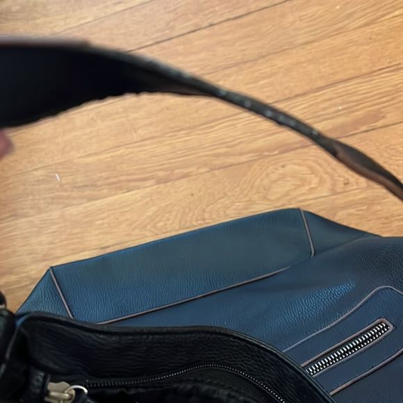 𝅺APOSTROPHE black leather handbag - Picture 4 of 12